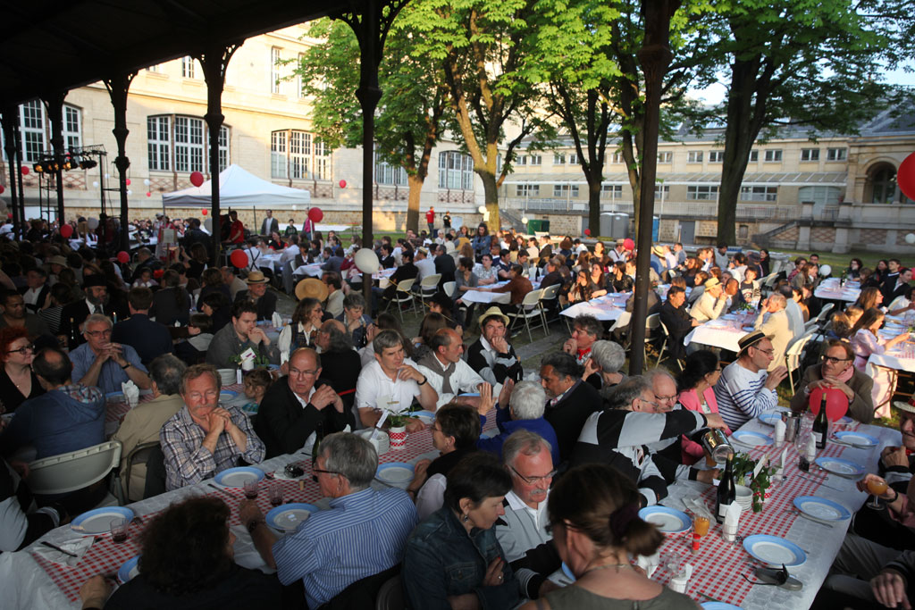 Ambiance du cabaret - Photo de la mairie de Vanves