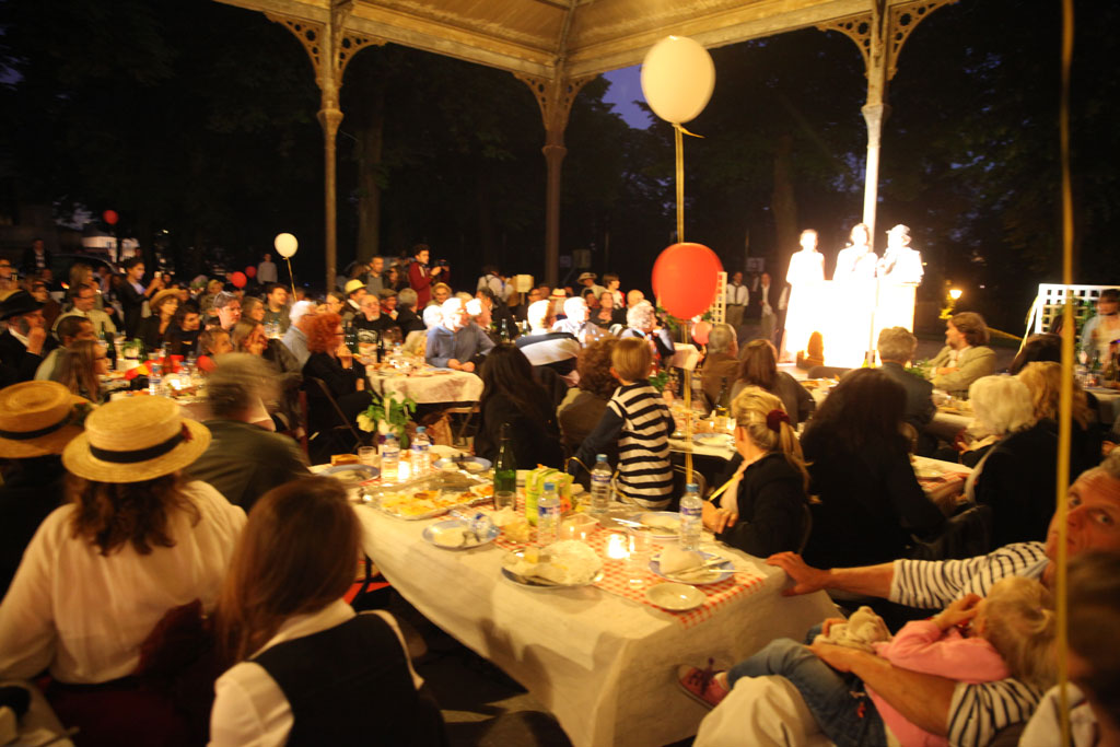 Ambiance du cabaret - Photo de la mairie de Vanves