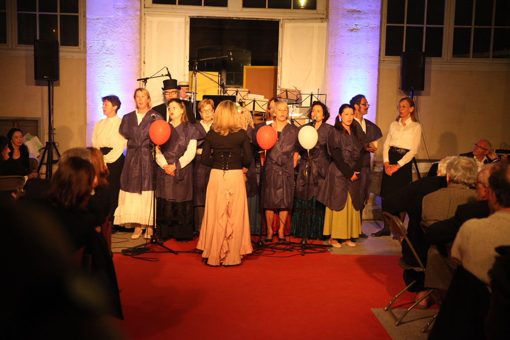 Ambiance du cabaret - Photo de la mairie de Vanves